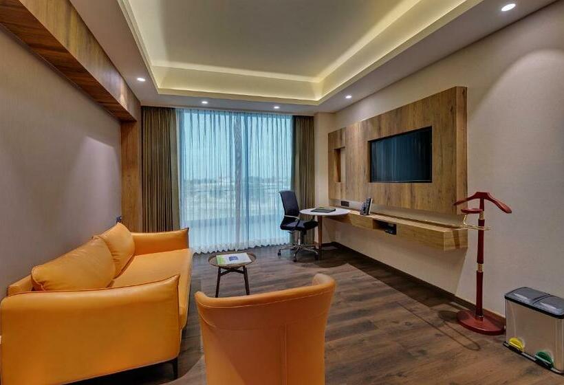 スイート, The Fern Royal Farm Resort Anjar