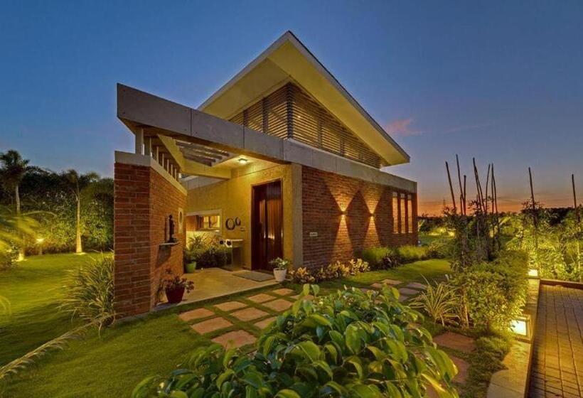 ビラホテル１ベッドルーム, The Fern Royal Farm Resort Anjar