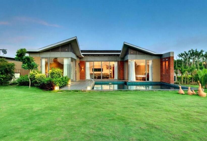 ビラホテル１ベッドルーム, The Fern Royal Farm Resort Anjar