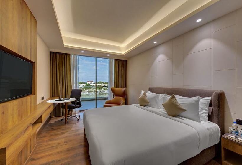 クラブルーム, The Fern Royal Farm Resort Anjar