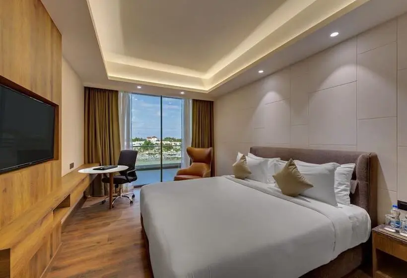 クラブルーム, The Fern Royal Farm Resort Anjar