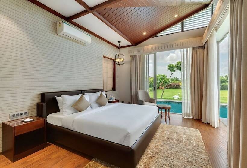 ビラホテル１ベッドルーム, The Fern Royal Farm Resort Anjar