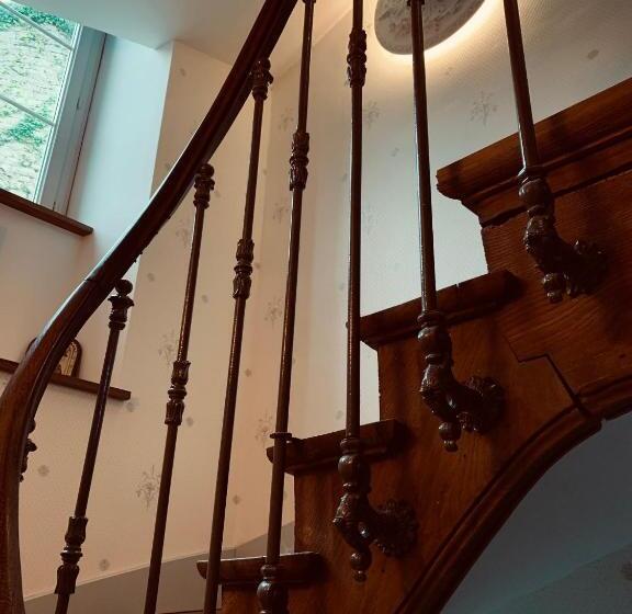 패밀리 룸, Au Fil Du Temps