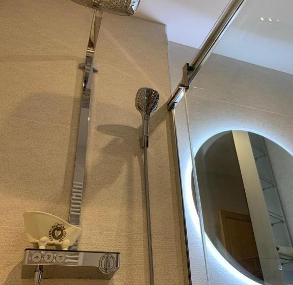 패밀리 룸, Au Fil Du Temps