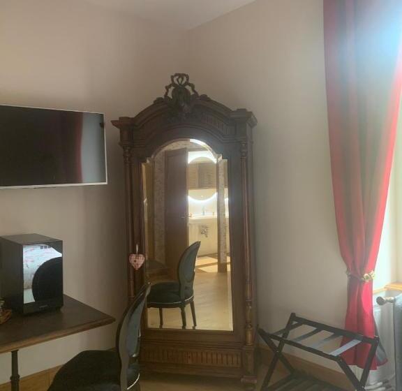 스탠다드 룸, Au Fil Du Temps