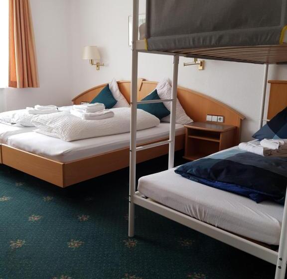 スタンダード４人部屋, Pension Brenz