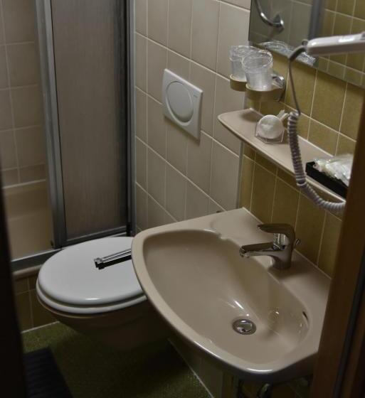 スタンダード４人部屋, Pension Brenz