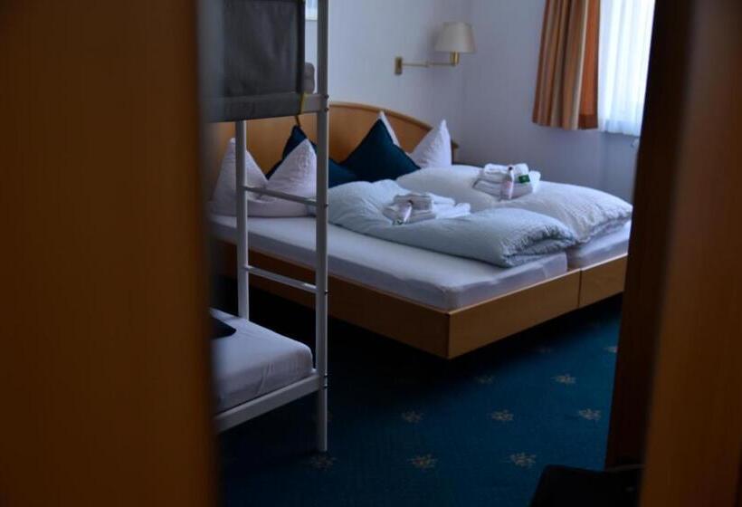 4인용 스탠다드 룸, Pension Brenz