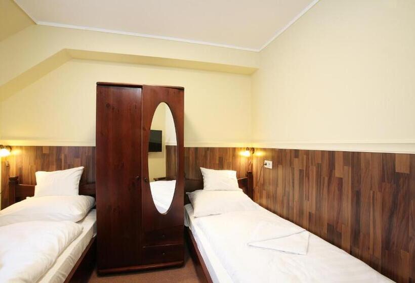 スタンダード４人部屋, Termál Hotel Vesta