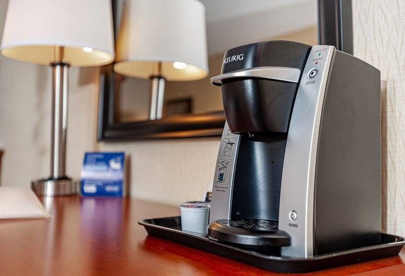 סוויטה, Holiday Inn Express Hotel & Suites Clarington   Bowmanville, An Ihg