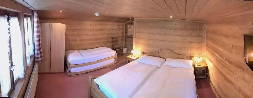 バルコニー付きスタンダードルーム, Auberge De La Poste