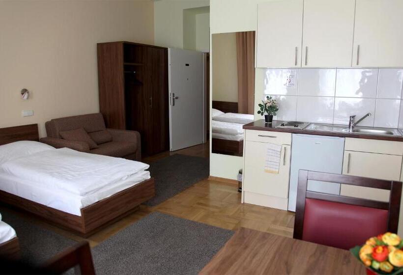 Quarto standard, Am Charlottenplatz