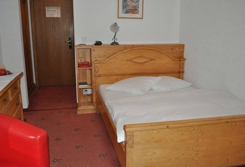 标准单人间, Bernina