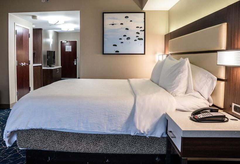 جناح, Hilton Garden Inn Fayetteville Fort Liberty