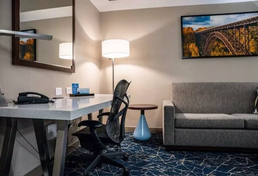 スイート, Hilton Garden Inn Fayetteville Fort Liberty