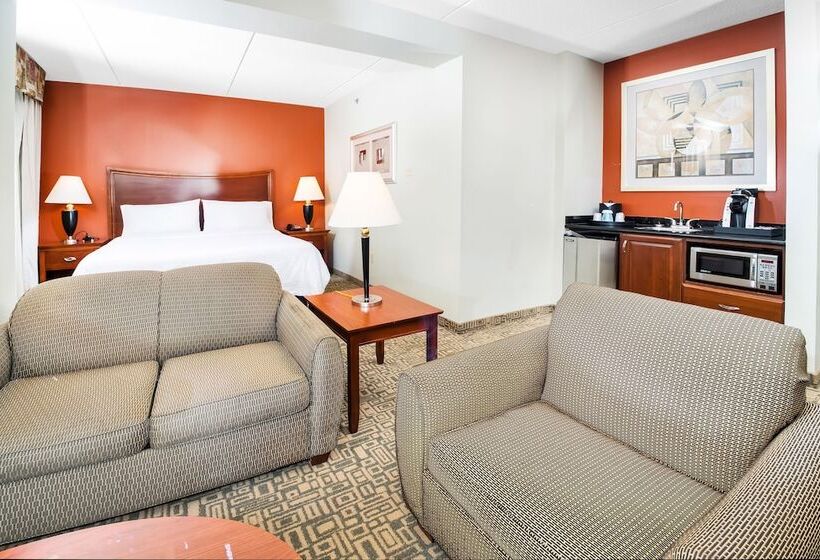 Люкс, Hilton Garden Inn Fayetteville Fort Liberty