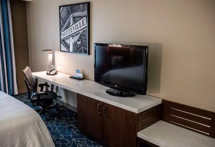 スタンダードルーム, Hilton Garden Inn Fayetteville Fort Liberty