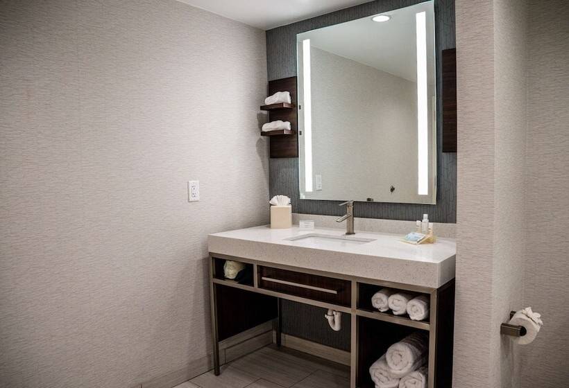 جناح, Hilton Garden Inn Fayetteville Fort Liberty