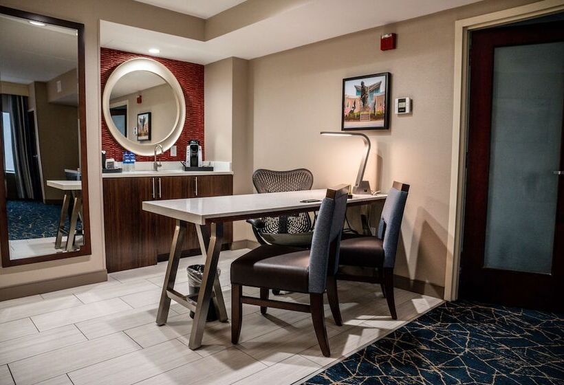 جناح, Hilton Garden Inn Fayetteville Fort Liberty