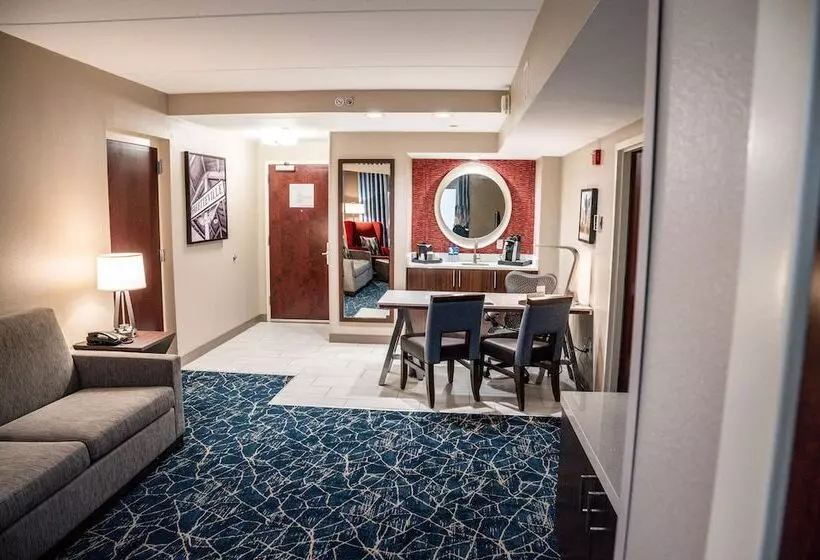 スイート, Hilton Garden Inn Fayetteville Fort Liberty