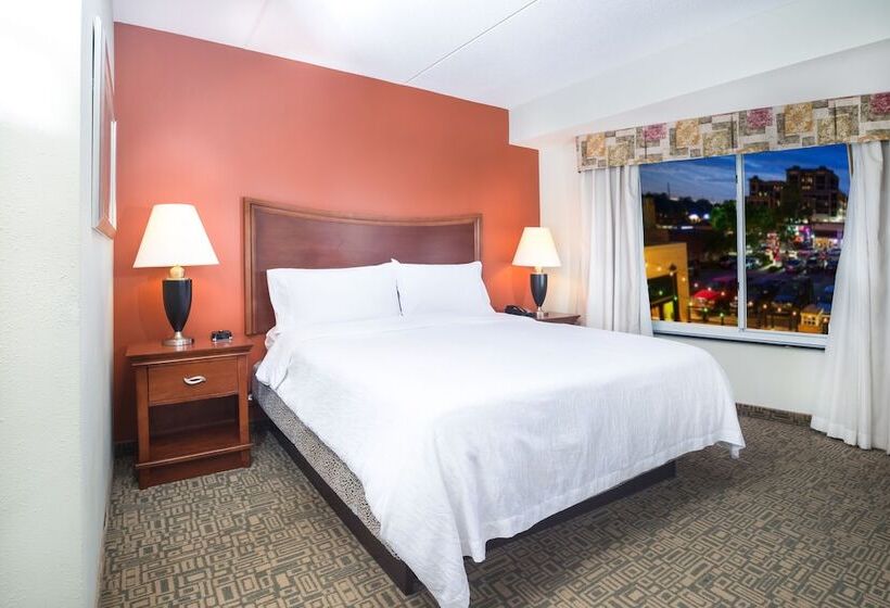 Люкс, Hilton Garden Inn Fayetteville Fort Liberty