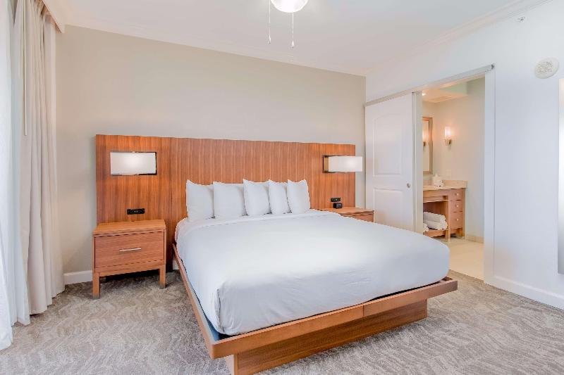 Номер Deluxe, Hilton Pensacola Beach