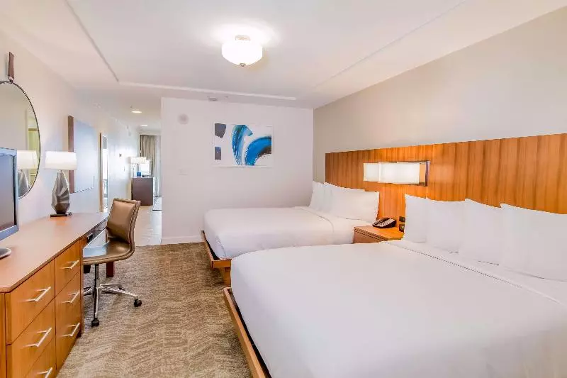 プールビュースタンダードルーム, Hilton Pensacola Beach