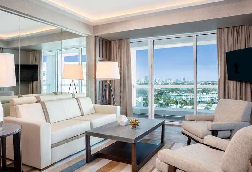 מיטת קינג בסוויטה, Hilton Pensacola Beach