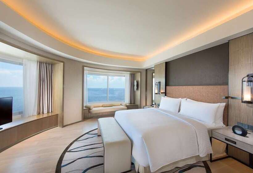 מיטת קינג בסוויטה, Hilton Pensacola Beach