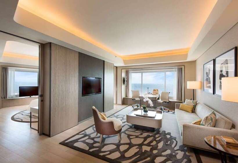 מיטת קינג בסוויטה, Hilton Pensacola Beach