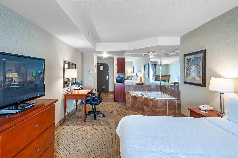 스위트 킹사이즈 침대, Holiday Inn Express Hotel & Suites Clarington   Bowmanville, An Ihg