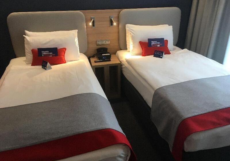 Номер Стандарт, Holiday Inn Express Zürich Airport, An Ihg