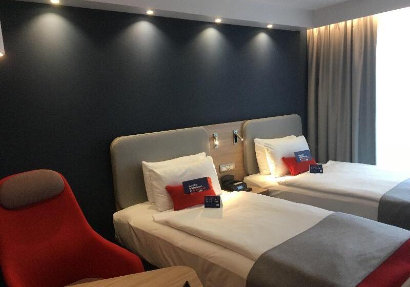 חדר סטנדרט, Holiday Inn Express Zürich Airport, An Ihg