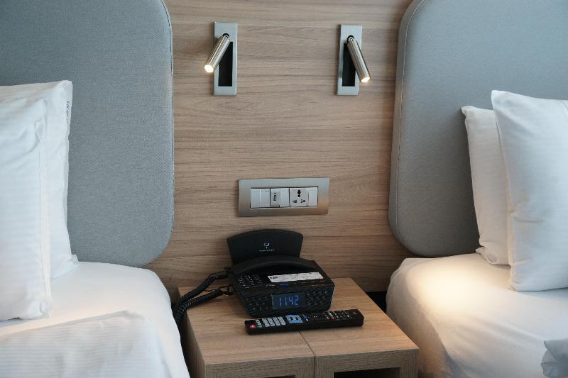 חדר סטנדרט, Holiday Inn Express Zürich Airport, An Ihg