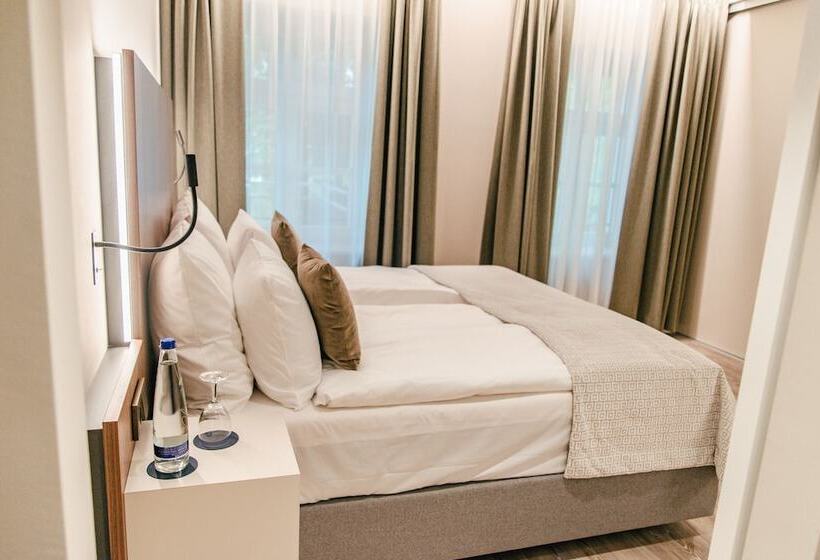 سوییت جونیور, Maximilian Munich Apartments &