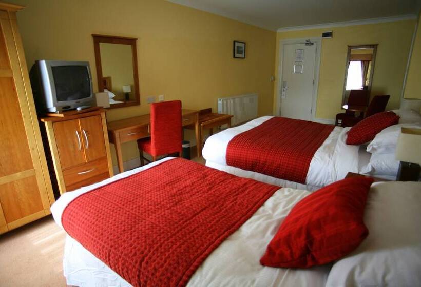 غرفة قياسية ثلاثية, Newport