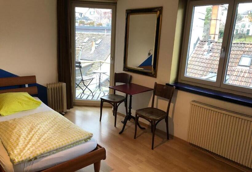 Habitació Estàndard Bany Compartit, Oldtown Hostel Otter