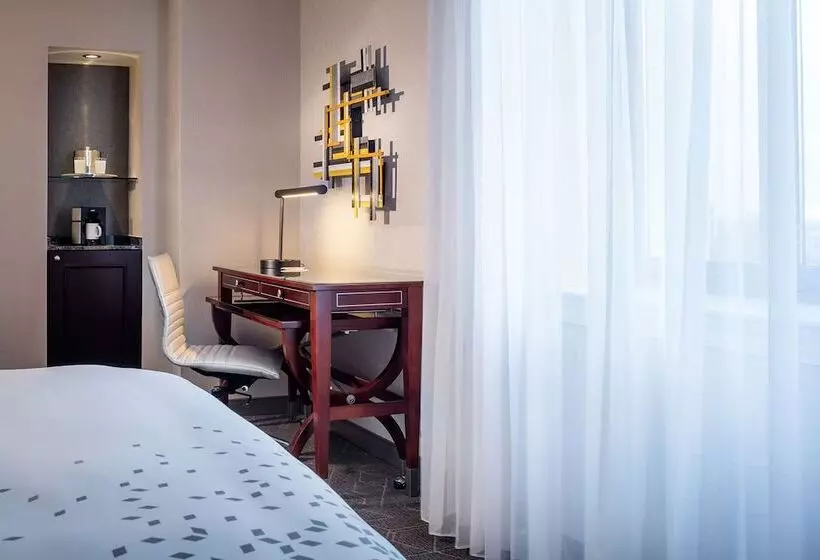 اتاق استاندارد با 2 تخت دوبل, Renaissance Providence Downtown