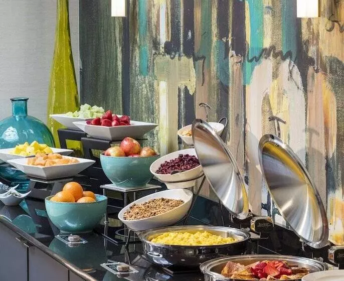 اتاق کلاب, Renaissance Providence Downtown