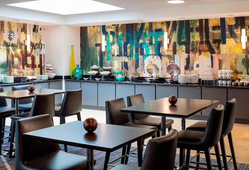اتاق کلاب, Renaissance Providence Downtown