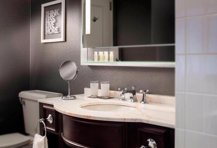 غرفة كلوب, Renaissance Providence Downtown