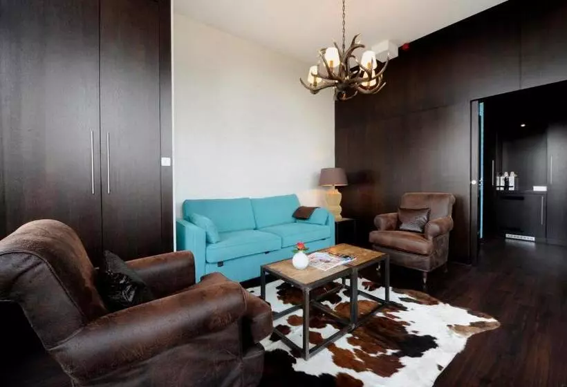 Deluxe-sviitti, Van Der Valk Theaterhotel De Oranjerie