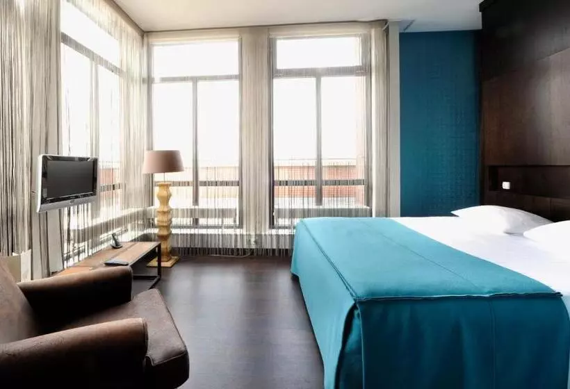 Deluxe-sviitti, Van Der Valk Theaterhotel De Oranjerie