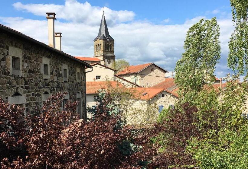 غرفة قياسية ثلاثية ذات اطلالة, L Ancienne Ecole