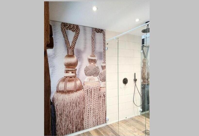 套房, 1622 Adults Only