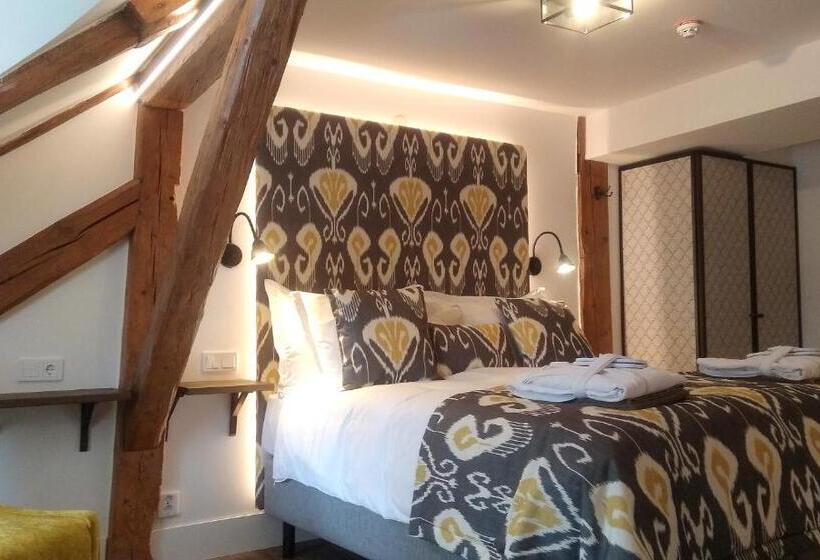 高级大房间, 1622 Adults Only