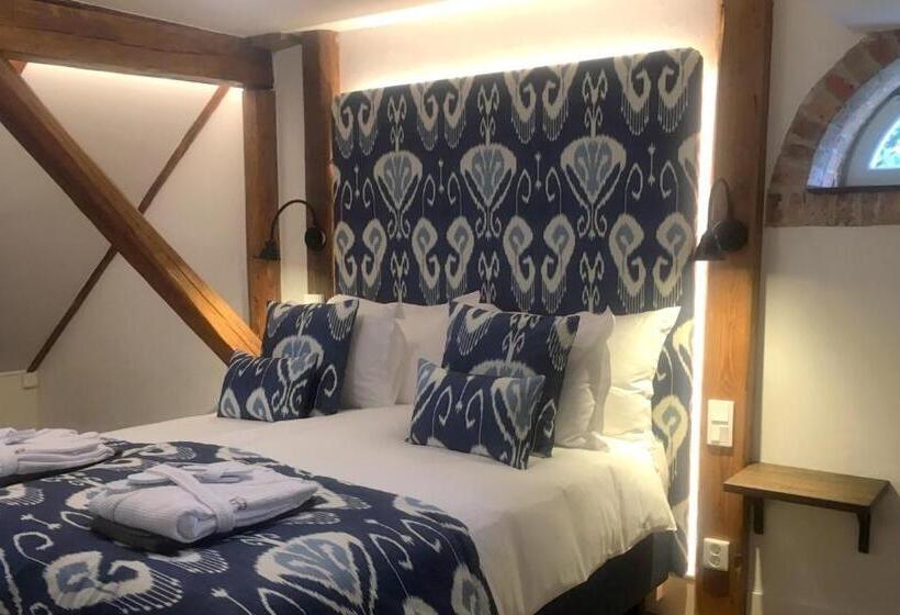 标准间, 1622 Adults Only