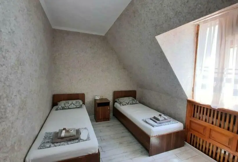 Quarto Estandar Banheiro Compartilhado, Green