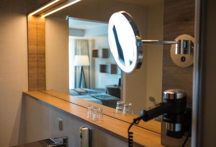 סוויטת ג'וניור עם מרפסת, Rebhan S Business Und Wellness