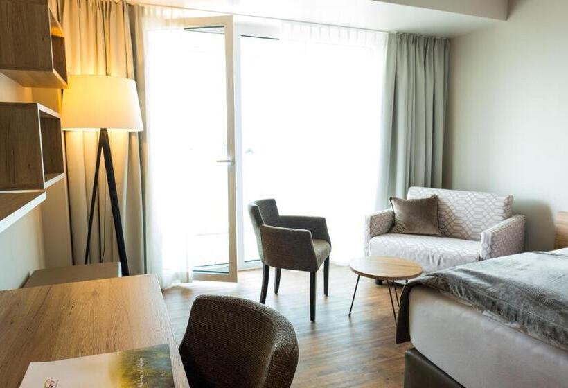 סוויטת ג'וניור עם מרפסת, Rebhan S Business Und Wellness